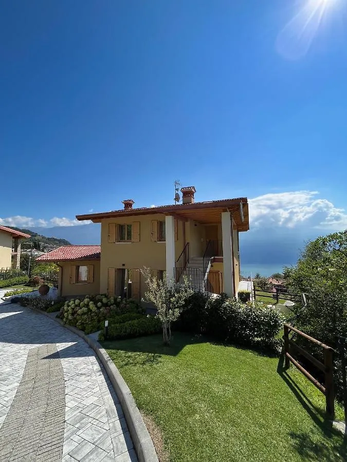 La Terrazza Sul Lago, 提尼亚类 0*,  意大利