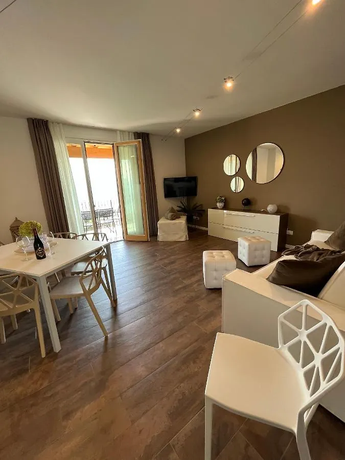La Terrazza Sul Lago, Tignale Apartment